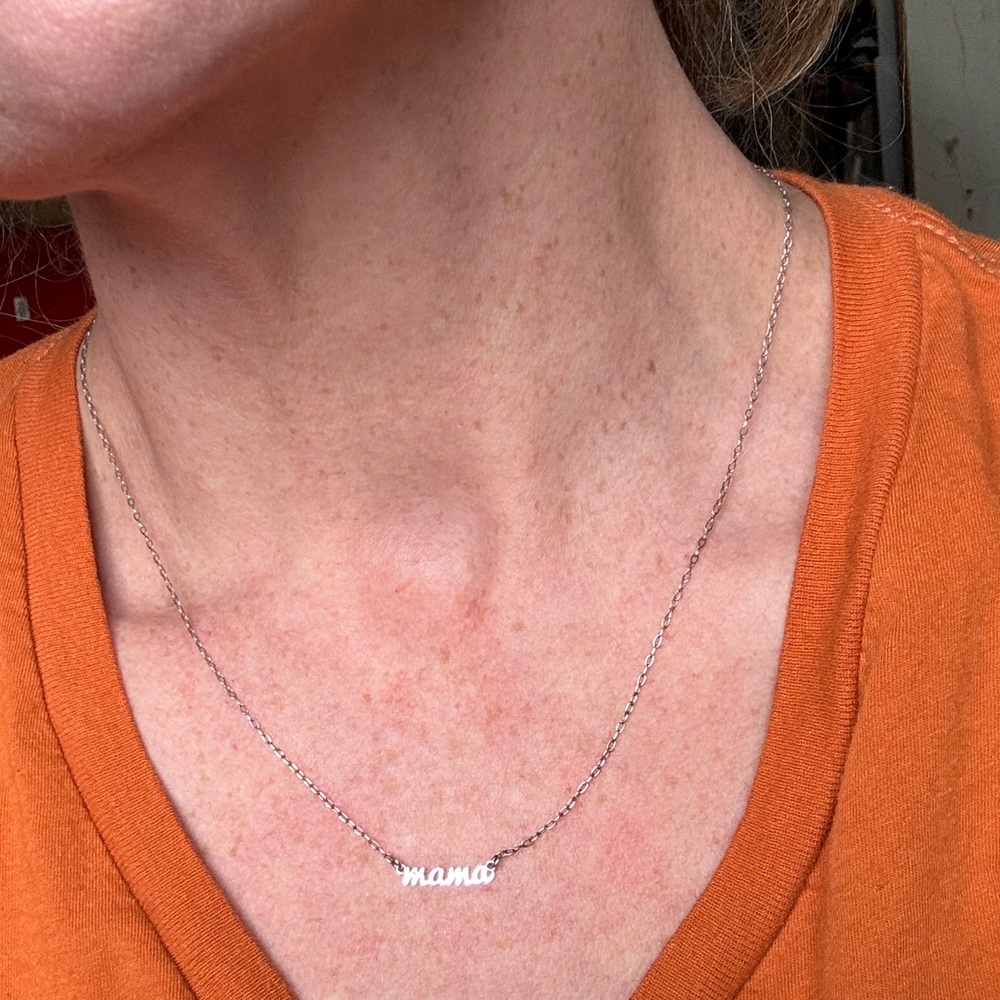 Mama Necklace. Sterling Silver.